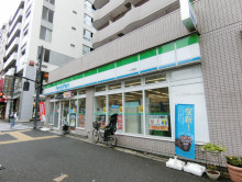 近くのファミリーマー