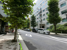 中村ビル前面の通り