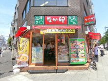向かいの通りのなか卯小伝馬町店