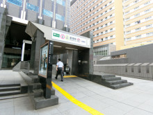 「新宿駅」A1出口直結