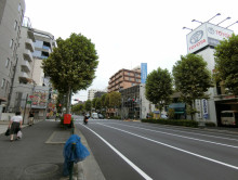 Daiwa中野坂上ビル前面の通り