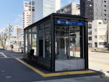 駅出口エレベーター