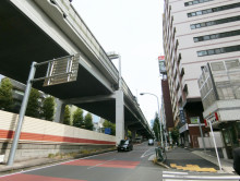 至近の六本木通り