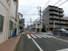 佐々木ビル前面の通り