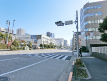 ビル横の旧海岸通り