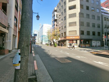 川本ビル前面の通り