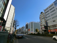 加藤ビル前面の京葉道路