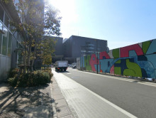 Nビル前面の通り