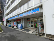 徒歩1分のローソン 