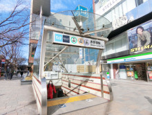 最寄りの「表参道駅」