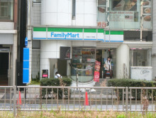 並びのファミリーマー