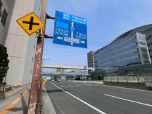 近くの湾岸道路