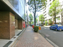 belle横浜前面の