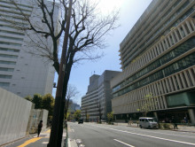 九段会館テラス前面の