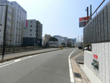 第11東ビル前面の通