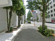 竹橋安田ビル前面の通り