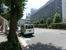 今朝ビル前面の通り