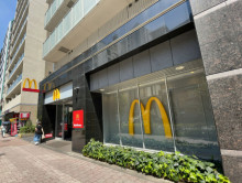 徒歩2分のマクドナル