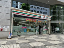 付近のセブンイレブン