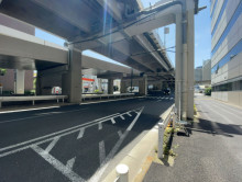 五色橋ビル前面の通り