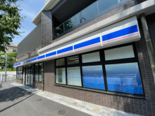 徒歩1分のローソン 