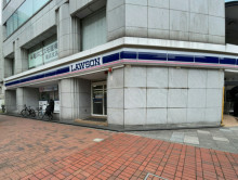 目の前にあるローソン