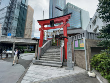 近くの日比谷神社
