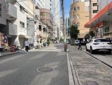 平野町グランドビル前