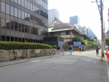 オフィス前面の通り