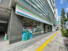 近くのファミリーマー