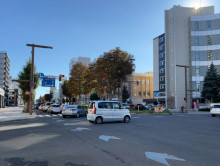 南3条スクエアビル前