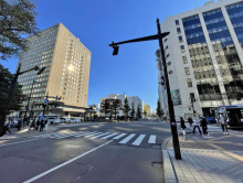 MNビル前面の通り