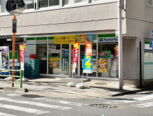 近くのファミリーマー