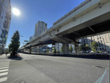 横浜スカイビル前面の