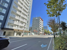 ユーネットビル前面の