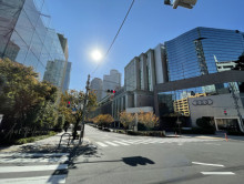 新紀尾井町ビル前面の