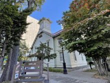 付近の札幌時計台