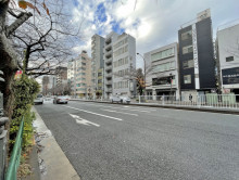 広尾西川ビル前面の通