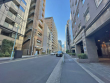 松本ビル前面の通り