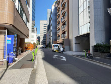 苔香園ビル前面の通り