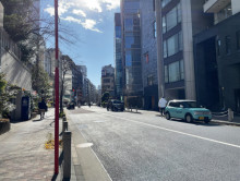 山口ビル前面の通り