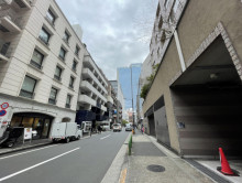 中村ビル前面の通り