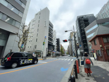 赤坂周山ビル前面の通