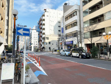 ひのき屋ビル前面の赤