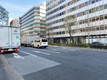 御成門BNビル前面の