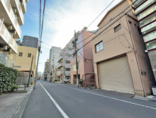 ヤマダビル前面通り