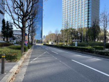 TWIN21 JYOタワー前面の通り