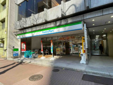 並びのファミリーマー