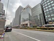 光和ビル前面の昭和通