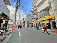 川鍋ビル前面の通り